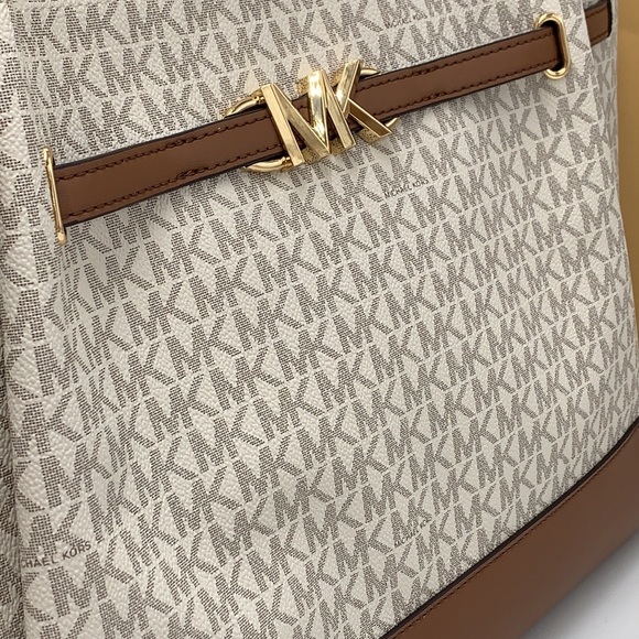 MICHAEL KORS Reed Large Logo Belted Shoulder Tote Bag  Vanila NWT - Picture 7 of 14